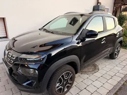 Schwarz Gebraucht 2022 Dacia Spring Comfort Plus Kleinwagen | 10.999 € (Fairer Preis)
