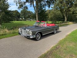 Grau Gebraucht 1963 Mercedes 220 Cabrio | 149.500 €