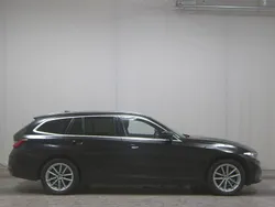 Schwarz Gebraucht 2022 BMW 320 Shadowline Kombi | 26.180 € (Guter Preis)