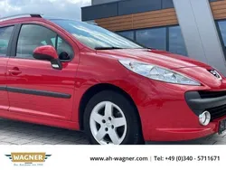 Rot Gebraucht 2009 Peugeot 207 Urban Move Kombi | 2.499 € (Fairer Preis)
