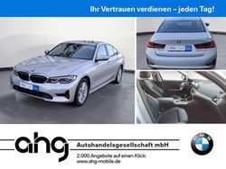 Silber Gebraucht 2021 BMW 318 Sport Line Limousine | 24.630 € (Etwas zu teuer)