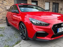 Rot Gebraucht 2018 Hyundai i30 Kleinwagen | 19.600 € (Fairer Preis)