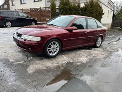 Rot Gebraucht 2000 Opel Vectra Sport Limousine | 3.800 €
