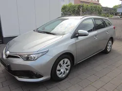 Grau Gebraucht 2016 Toyota Auris Touring Sports Cool Kombi | 8.888 € (Guter Preis)