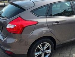 Grau Gebraucht 2013 Ford Focus Champions Edition Limousine | 4.600 € (Guter Preis)