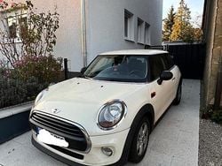 Weiß Gebraucht 2016 Mini ONE Kleinwagen | 5.999 €