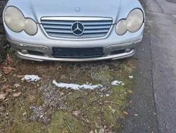 Silber Gebraucht 2001 Mercedes C200 Kombi | 1.800 €