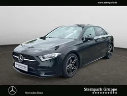 Schwarz Gebraucht 2021 Mercedes A180 AMG line Limousine | 29.890 € (Etwas zu teuer)