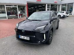 Mysticschwarz metallic Gebraucht 2023 Toyota Yaris Cross Team SUV | 25.900 € (Fairer Preis)