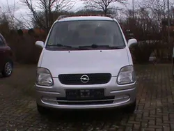 Silber Gebraucht 2001 Opel Agila Comfort Kombi | 1.800 €