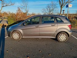 Grau Gebraucht 2009 Mercedes B180 Van / Kleinbus | 6.500 € (Fairer Preis)