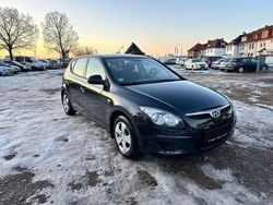 Weiß Gebraucht 2010 Hyundai i30 Classic Limousine | 1.499 € (Guter Preis)