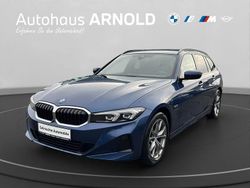 Phytonicblau Gebraucht 2022 BMW 320e Sport Line Kombi | 26.910 € (Guter Preis)