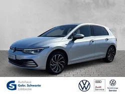 Silber Gebraucht 2023 VW Golf VIII Style Limousine | 27.390 € (Fairer Preis)