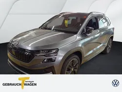 Grau Gebraucht 2024 Skoda Karoq SportLine SUV | 35.420 € (Etwas zu teuer)