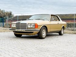 Gold Gebraucht 1982 Mercedes 230 Coupé | 19.999 €