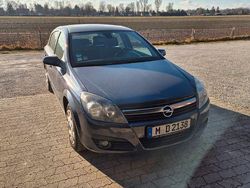 Blau Gebraucht 2006 Opel Astra Limousine | 1.800 € (Fairer Preis)