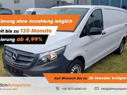 Arktikweiss Gebraucht 2023 Mercedes Vito Van / Kleinbus | 21.900 €