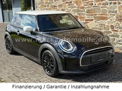 Midnight black Gebraucht 2021 Mini Cooper Classic Kleinwagen | 20.990 € (Etwas zu teuer)