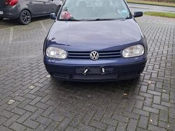 Blau Gebraucht 2000 VW Golf IV Limousine | 650 € (Guter Preis)