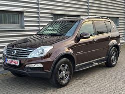 Braun Gebraucht 2015 Ssangyong (KGM) Rexton SUV | 5.990 €