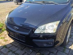 Schwarz Gebraucht 2007 Ford Focus Ambiente Kombi | 1.550 € (Superpreis)