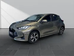 Bronze Neu 2025 Toyota Yaris Hybrid Comfort Limousine | 23.480 € (Guter Preis)