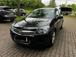 Schwarz Gebraucht 2010 Opel Astra Edition Kombi | 3.200 € (Guter Preis)