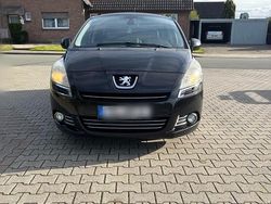 Schwarz Gebraucht 2010 Peugeot 5008 Van / Kleinbus | 4.000 €