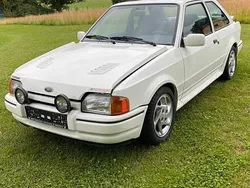 Weiß Gebraucht 1986 Ford Escort Limousine | 7.500 €