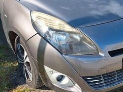 Grau Gebraucht 2011 Renault Grand Scénic III Bose Edition Van / Kleinbus | 2.300 € (Superpreis)