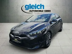 Schwarz Neu 2025 Kia Ceed Limousine | 29.100 € (Etwas zu teuer)