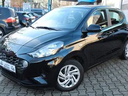 Schwarz Gebraucht 2023 Hyundai i10 Select Kleinwagen | 11.390 € (Guter Preis)