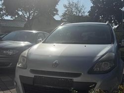 Grau Gebraucht 2009 Renault Clio II Limousine | 1.700 €