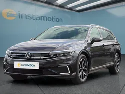Grau Gebraucht 2022 VW Passat GTE Kombi | 28.649 € (Fairer Preis)