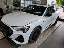 Gletscherweiß metallic Gebraucht 2022 Audi e-tron Sportback Black Edition SUV | 39.545 € (Guter Preis)