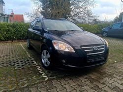 Schwarz Gebraucht 2009 Kia Ceed Sportswagon Kombi | 4.300 € (Etwas zu teuer)