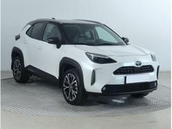 Platinum white pearl mc. (089) Gebraucht 2022 Toyota Yaris Hybrid Elegant SUV | 26.990 € (Etwas zu teuer)