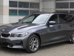 Mineralgrau Gebraucht 2022 BMW 320e Sport Line Kombi | 28.490 € (Guter Preis)