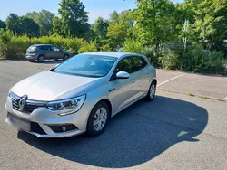 Silber Gebraucht 2017 Renault Mégane IV Limousine | 11.000 € (Fairer Preis)