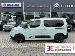 Grün Gebraucht 2020 Citroën Berlingo Feel Van / Kleinbus | 19.990 € (Teuer)