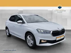 Weiß Gebraucht 2023 Skoda Fabia Style Limousine | 18.490 € (Fairer Preis)