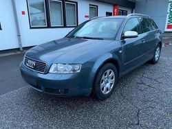 Blau Gebraucht 2002 Audi A4 Kombi | 1.333 € (Guter Preis)
