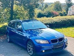 Blau Gebraucht 2010 BMW 330 Kombi | 8.600 € (Superpreis)