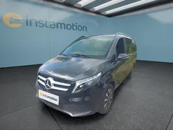 Schwarz Gebraucht 2024 Mercedes V300 Van / Kleinbus | 75.799 € (Teuer)