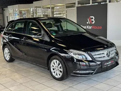 Schwarz Gebraucht 2014 Mercedes B180 Van / Kleinbus | 11.820 € (Guter Preis)