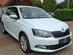 Weiß Gebraucht 2017 Skoda Fabia Joy Limousine | 10.800 € (Fairer Preis)