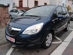 Blau Gebraucht 2011 Opel Meriva Edition Van / Kleinbus | 2.580 € (Fairer Preis)