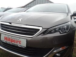 Braun metallic Gebraucht 2016 Peugeot 308 SW Allure Kombi | 27.900 €