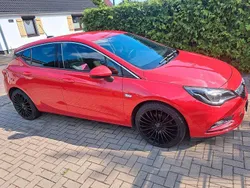 Rot Gebraucht 2015 Opel Astra Edition Limousine | 8.200 € (Guter Preis)